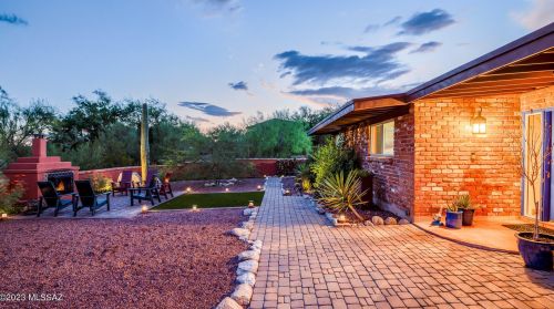 6101 Camino De Santa Valera, Tucson AZ  85718-3722 exterior