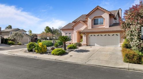 851 Whispering Pines Dr, Turlock, CA 95382-0456