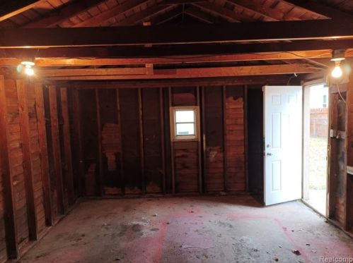 19524 Wood St, Melvindale MI  48122-1618 exterior