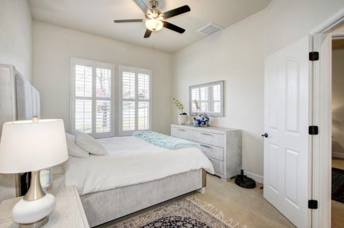 1086 Souza Dr, Folsom CA 95762-7556 exterior