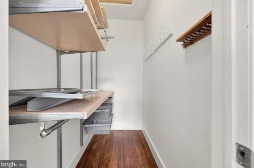 415 10 St, Washington DC 20003-2133 exterior