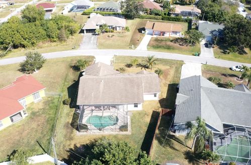 3106 Mall Ter, Fort Pierce FL 34984-6347 exterior