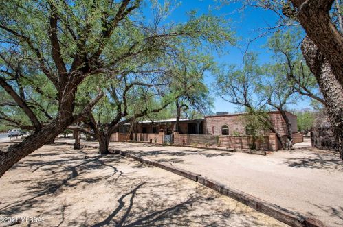 8901 Bears Path Rd, Tucson AZ  85749-8139 exterior