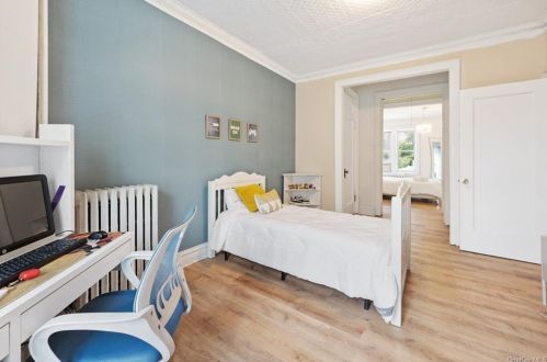 2983 Perry Ave, Bronx NY 10467-4105 exterior