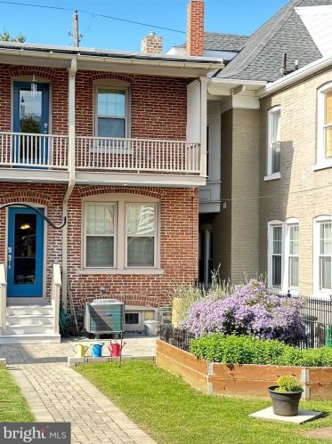 725 Shippen St, Lancaster PA 17602-2714 exterior