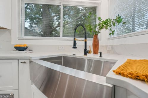 1179 Edgefield Dr, Atlanta GA  30310-3716 exterior