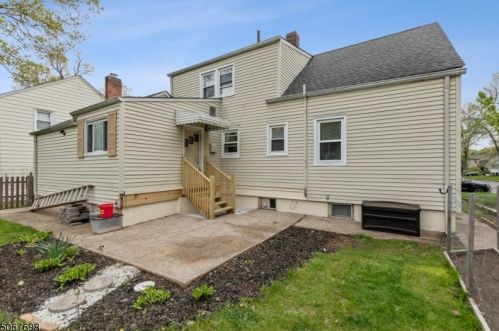 49 Ashby Ave, Livingston NJ 07039-2025 exterior