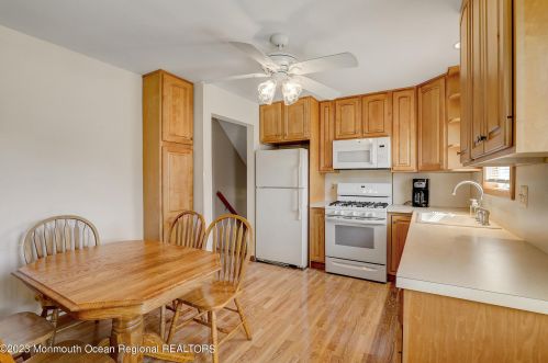 22 Arlene Dr, West Long Branch NJ 07764-1153 exterior