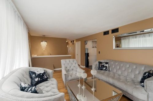 6 Blue Stone Dr, Woonsocket, RI 02895-6612