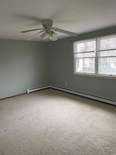 1454 10th St, Babylon NY  11704-3834 exterior