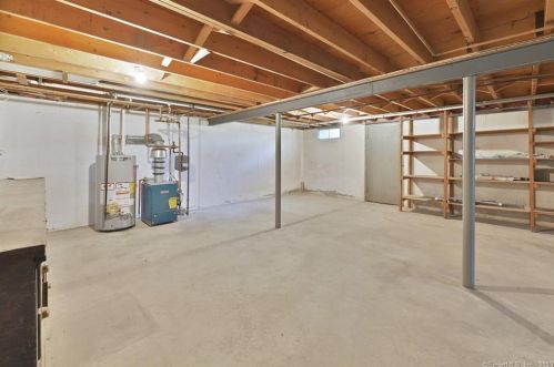 25 Buchanan Rd, Enfield CT 06082-5330 exterior