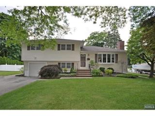 81 Allen Dr, Wayne, NJ 07470-3370