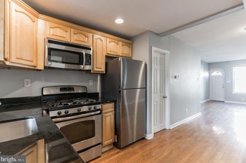 2022 Manton St, Philadelphia PA  19146-4328 exterior