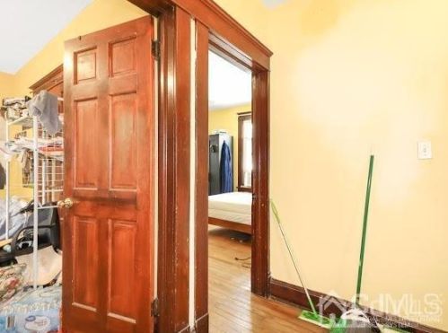 117 Nichol Ave, New Brunswick NJ 08901-2833 exterior