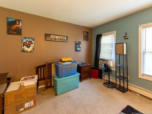 28 Hollister St, Manchester CT 06042-3532 exterior