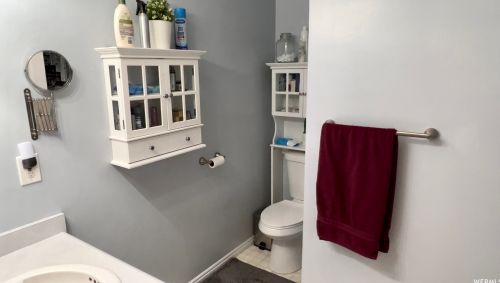 11731 Canberra Dr, Sandy UT 84094-5692 exterior