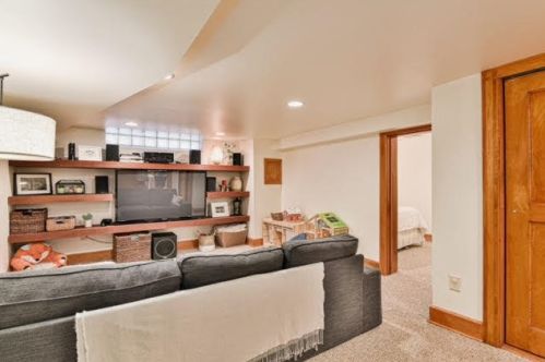 622 67, Milwaukee WI 53213-3953 exterior