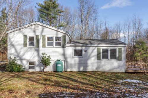 7481 School St, Concord NH  03307-0914 exterior