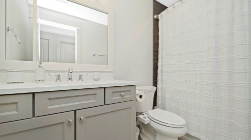 4753 Hamilton Ave, Chicago IL 60625-1404 exterior