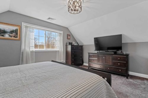 17 Sunrise Ln, Poughkeepsie NY exterior