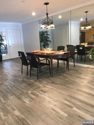 7 Millay Ct, Teaneck NJ 07666-6485 exterior