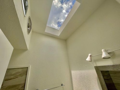 527 Broxburn Ave, Tampa FL  33617-7823 exterior