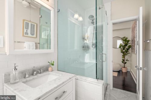 2227 20th St, Washington DC  20009-5075 exterior