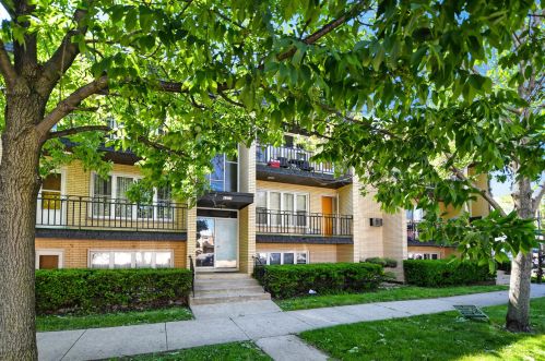 4335 63rd St, Chicago IL 60629-5049 exterior