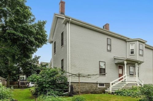 30 Clement Ave, Peabody MA 01960-6107 exterior