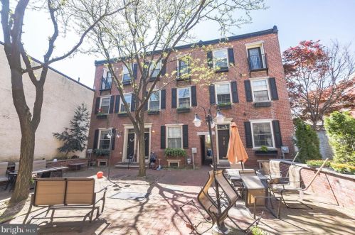 970 Lawrence St, Philadelphia PA  19123-1438 exterior