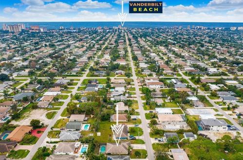 842 99th Ave, Naples, FL 34108-2234