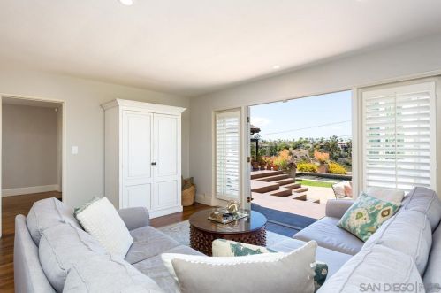 4880 Alder Dr, San Diego CA 92116-2304 exterior