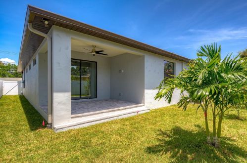 2710 Braddock St, Tampa FL  33607-6828 exterior