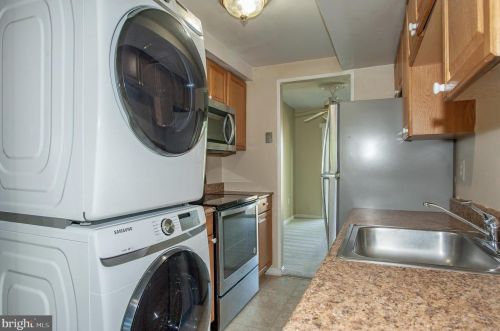 6608 Forbush Ct, Alexandria VA  22310-2418 exterior