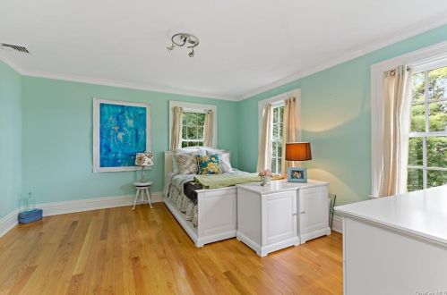 347 Riv Rd, Briarcliff NY 10510-2413 exterior