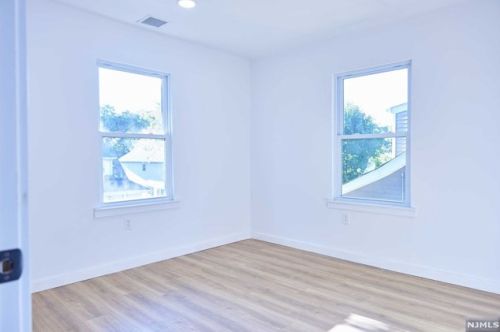 68 9th Ave, Paterson NJ 07506-1645 exterior