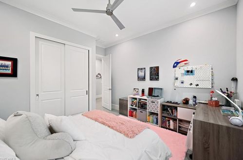 505 7 St, Naples FL 34102-0060 exterior