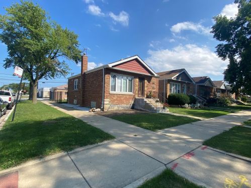 4801 La Crosse Ave, Chicago IL  60638-2118 exterior