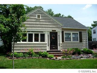 105 Estall Rd, Rochester, NY 14616-3845