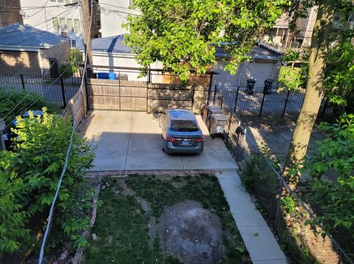 735 Ridgeway Ave, Chicago IL 60618-1010 exterior