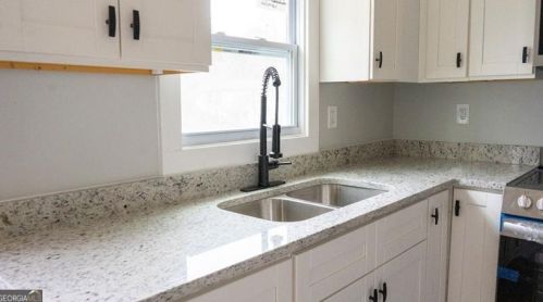 2924 Delray Dr, Atlanta GA 30318-3342 exterior