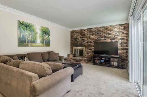 12 Attridge Ct, Huntington Station NY 11747-1803 exterior