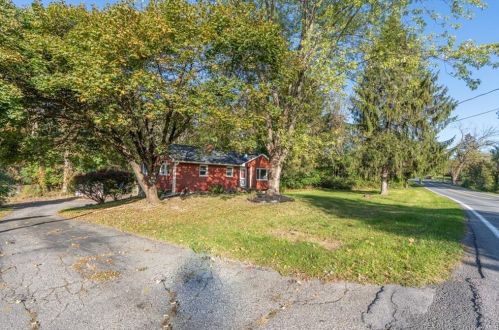 209 Centerville Rd, Middletown NY 10940-8454 exterior