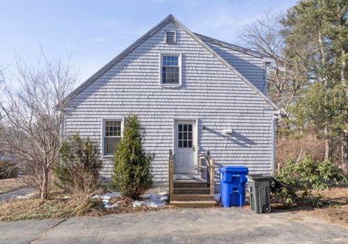 83 Country Way, Taunton MA 02780-1201 exterior