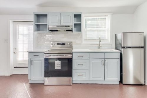 2100 Cascade Rd, Atlanta GA 30311-2830 exterior