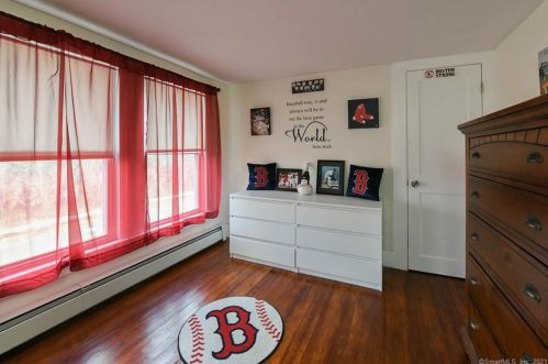 1490 Hartford Tpke, North Haven CT 06473-1245 exterior