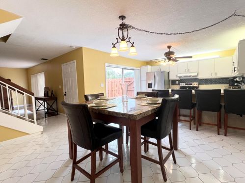 542 27 Way, Boynton Beach FL 33435-7916 exterior