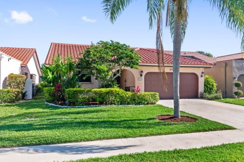 7586 Solimar Cir, Boca Raton, FL 33433-1033