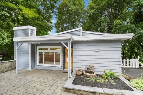 415 Mower St, Worcester MA 01602-1011 exterior