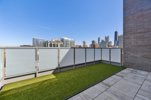 360 Erie St, Chicago IL 60654-5719 exterior